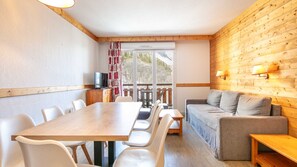 Interior - Large Family Apartment - Mountain View - Sleeps 7/8 (Saint-Sorlin-d´Arves)