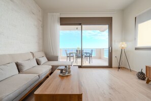 Villa, 2 Bedrooms, Private Pool, Sea View | Living room - Kedros Villa Tessera (Viannos)