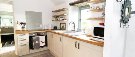 Cookware/dishes/utensils