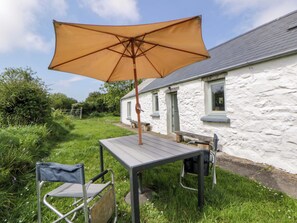 Cottage | Outdoor dining - Rhos Y Clegyrn (Goodwick)