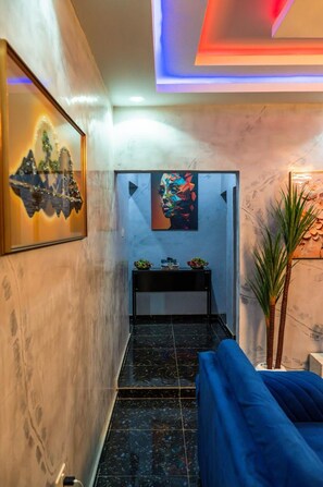 Appartement, balcon | Intérieur