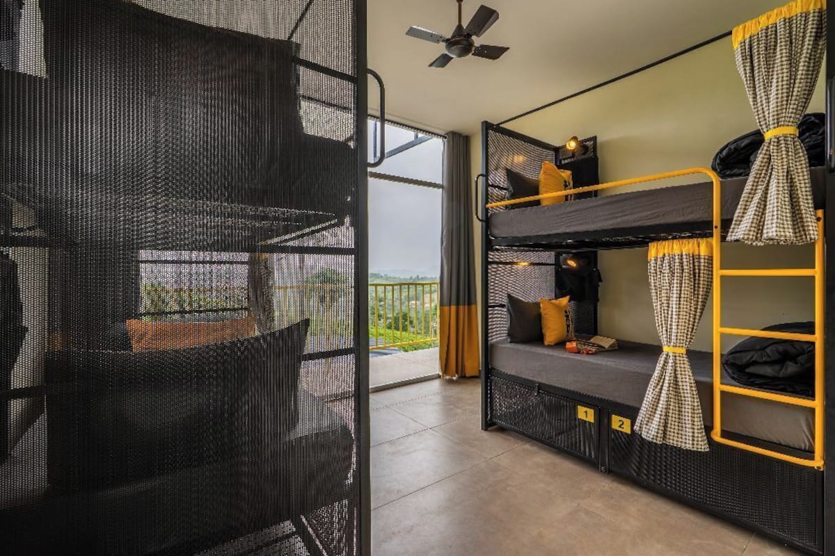 Bed in 4 Bed Mixed Dormitory with Garden View