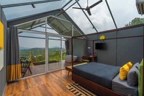 Habitación junior, vista al jardín | Wifi gratis 