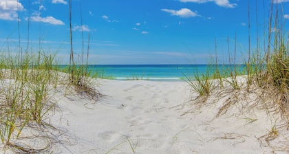 Go-jo Getaway! Coastal Comfort, 2BR Beachfront Townhouse, Sleeps 6