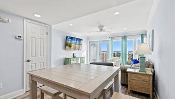 Townhome, Multiple Beds, Balcony, Ocean View (17617 Front Beach Rd) | Dining