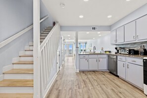 Interior - Go-jo Getaway! Coastal Comfort, 2BR Beachfront Townhouse, Sleeps 6 (Panama City Beach)