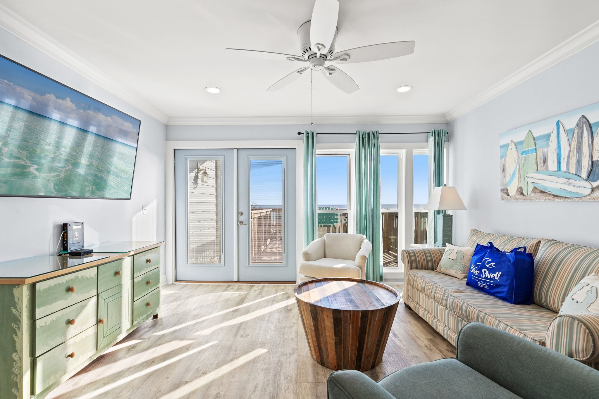 Maison en rangée, Plusieurs lits, balcon, vue sur l’océan (17617 Front Beach Rd) | Aire de séjour