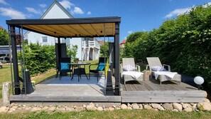 Outdoor dining - Apartment "Seeblick" with Lake View, Private Terrace and Wi-Fi (Klein Upahl)