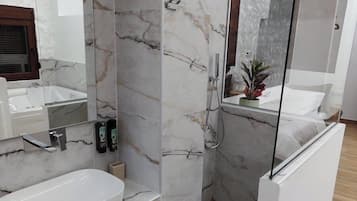 Apartment | Badezimmer