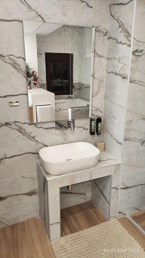 Apartment | Bathroom - Lūma Retreat (Kastoria)