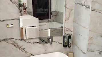 Apartment | Bathroom