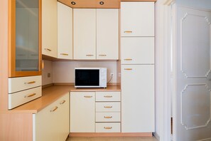 Interior - Apartment 'Residenza Antica Distilleria' with Private Terrace, Wi-Fi and Air Conditioning (Matino)