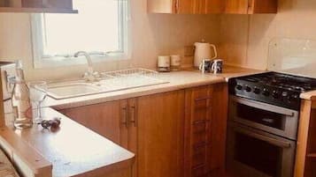 Cookware/dishes/utensils