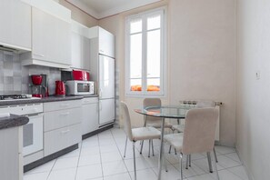 Fridge, microwave, oven, stovetop - Bright 3-Bed Top-Floor Apartment in Heart of Cannes 5-Min Walk to Croisette (Cannes)