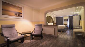 Espacio para trabajar con laptop y wifi gratis