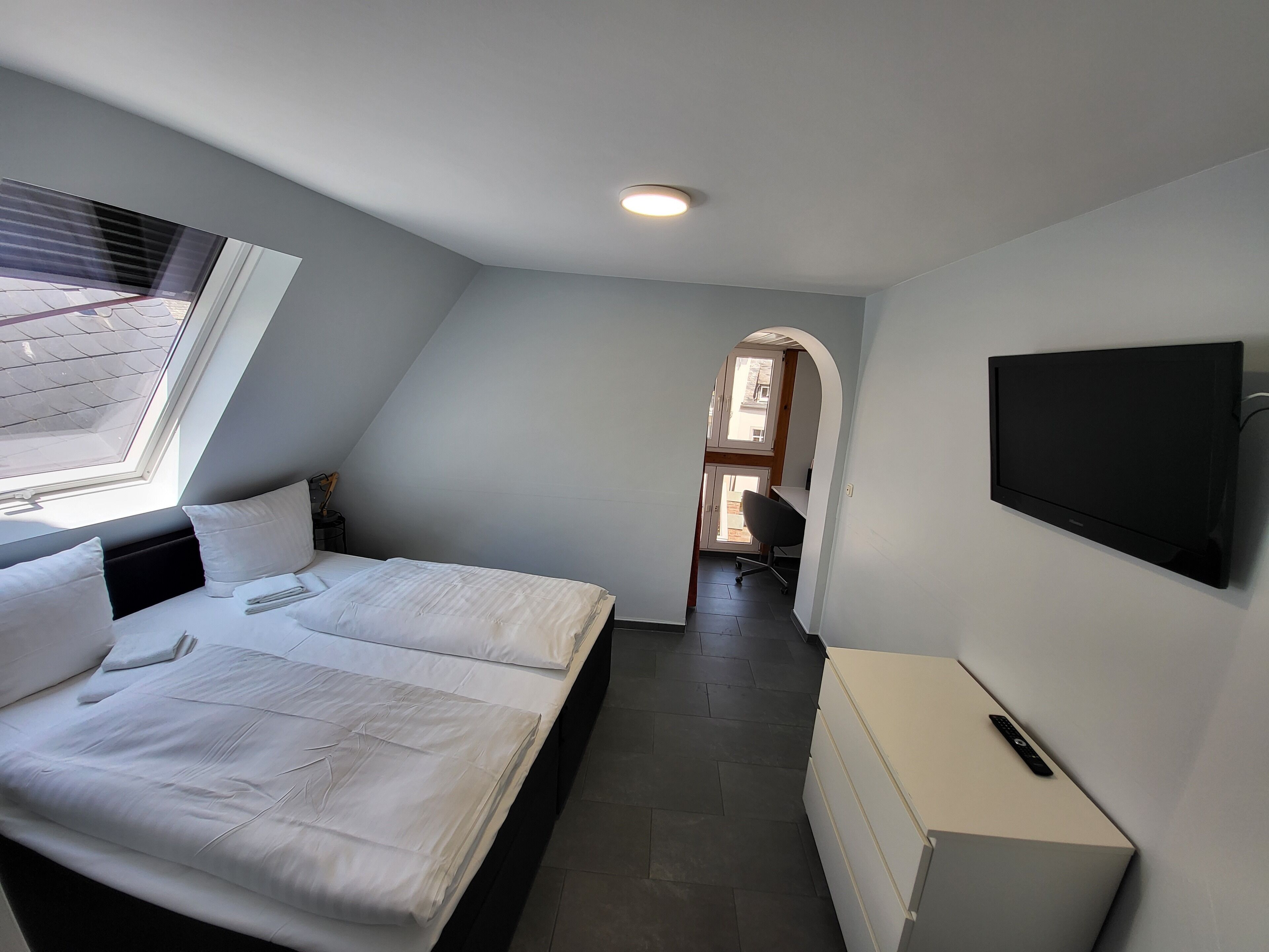 Phòng đôi Tiêu chuẩn | Khu vực làm việc phù hợp cho laptop 