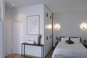 Iron/ironing board, WiFi, bed sheets - R&K Apartment Madrid - Deluxe Apartment in the heart of the city (Madrid)