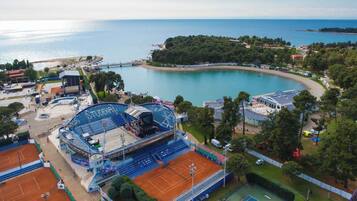 Apartment, 2 Bedrooms, Patio, Garden View | Sport court