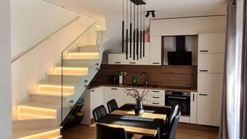 Apartment, 2 Bedrooms, Patio, Garden View | Living room