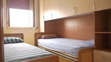 2 makuuhuonetta, vuodevaatteet