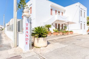 Exterior detail - Apartment 'Trande' with Balcony, Wi-Fi and Air Conditioning (Santa Maria di Leuca)