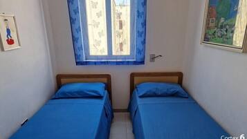 2 bedrooms, bed sheets