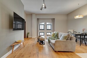 Apartemen Standar | Setrika/meja setrika dan tempat tidur bayi (biaya tambahan)