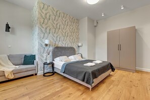 Standard Apartment | Iron/ironing board, cribs/infant beds, free WiFi, bed sheets - Warzelnia by Browar Hevelius Apartments (Gdańsk)