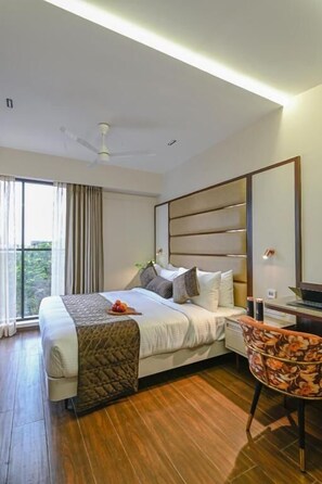 Royal Studio Suite, City View - Hotel Grand Girdhar Premier (Indore)