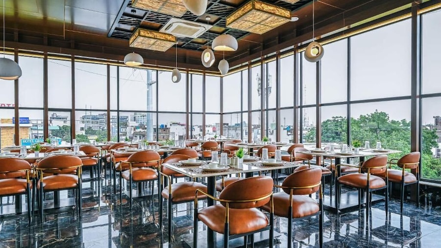 Hotel Grand Girdhar Premier