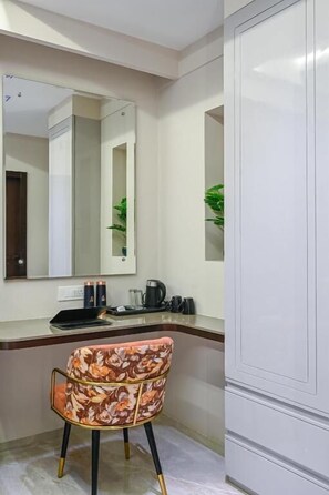 Executive Double Room, City View | Interior - Hotel Grand Girdhar Premier (Indore)