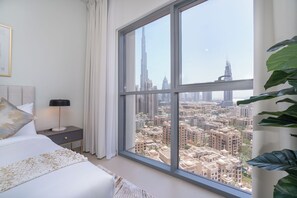 Luxury Apartment, Balcony, Pool View | City view - Vogue | Downtown near Dubai Mall | Burj Khalifa (Dubai)