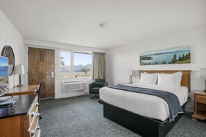 Iron/ironing board, WiFi, bed sheets - Premium Room, 1 Queen Bed, Lake View (Polson)