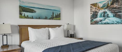 Iron/ironing board, WiFi, bed sheets