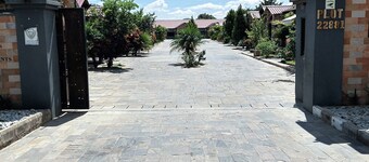 アップランド サービスド アパートメント