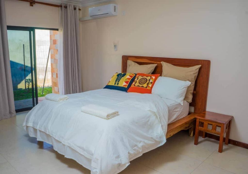 Desk, laptop workspace, free WiFi, wheelchair access