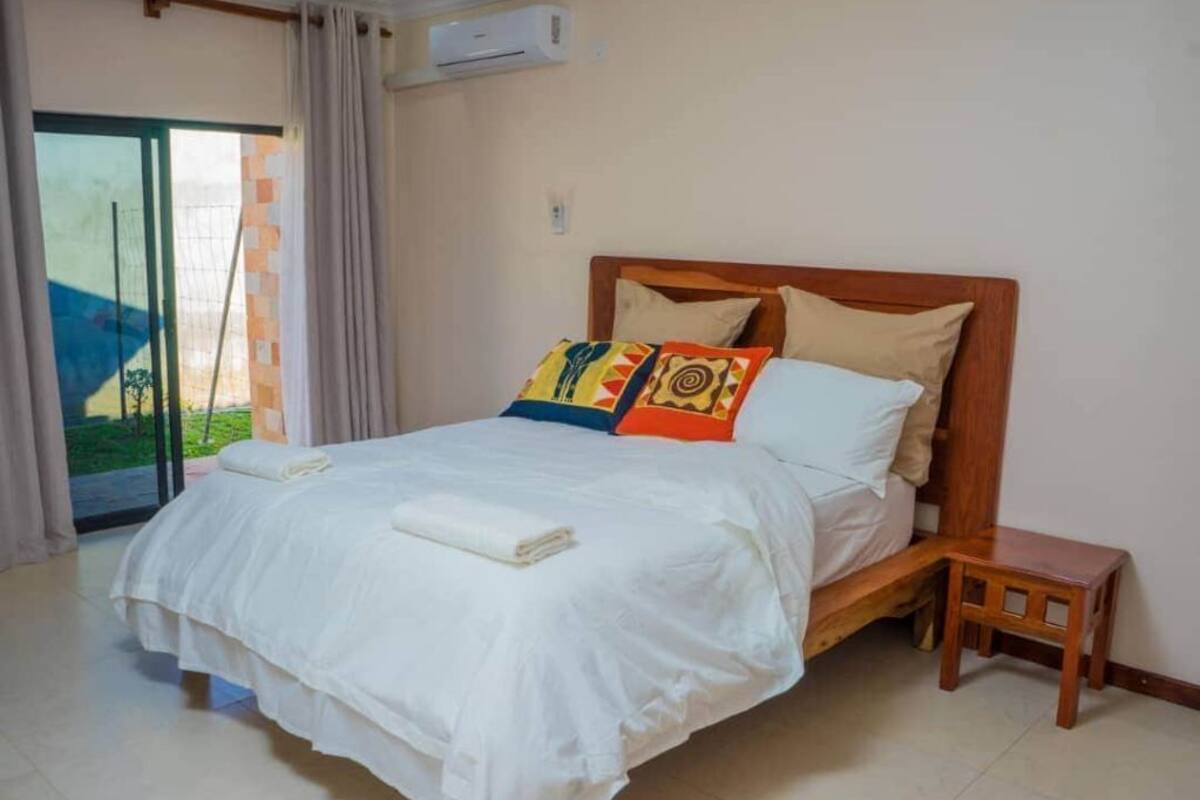 Desk, laptop workspace, free WiFi, wheelchair access