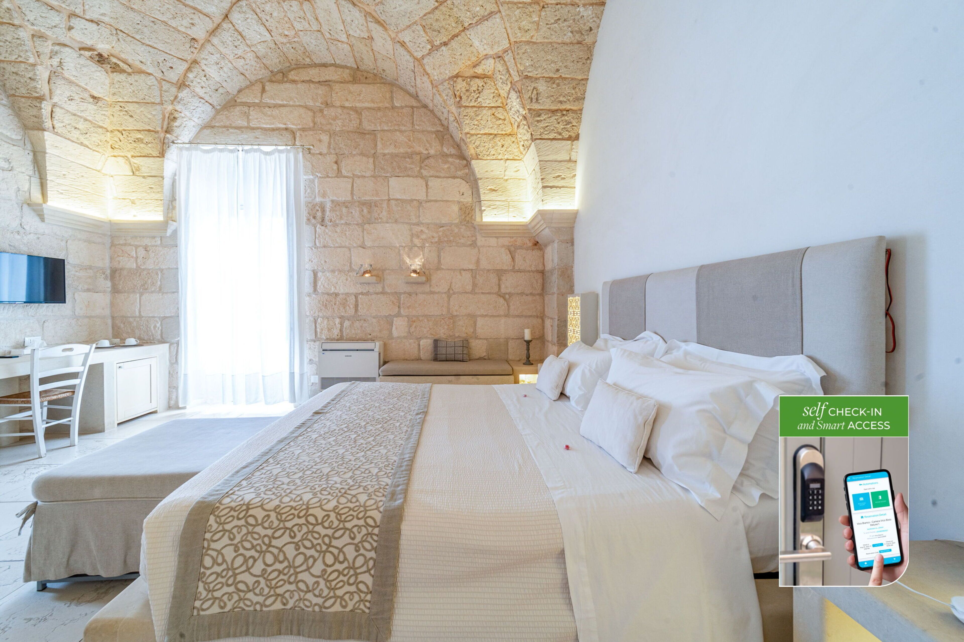 Romantiskt dubbelrum | Värdeförvaringsskåp på rummet, mörkläggningsgardiner och gratis wi-fi