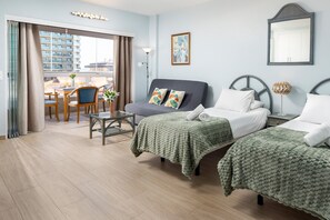 Iron/ironing board, free WiFi, bed sheets - PYR  Cozy Studio by Alfresco Stays (Fuengirola)