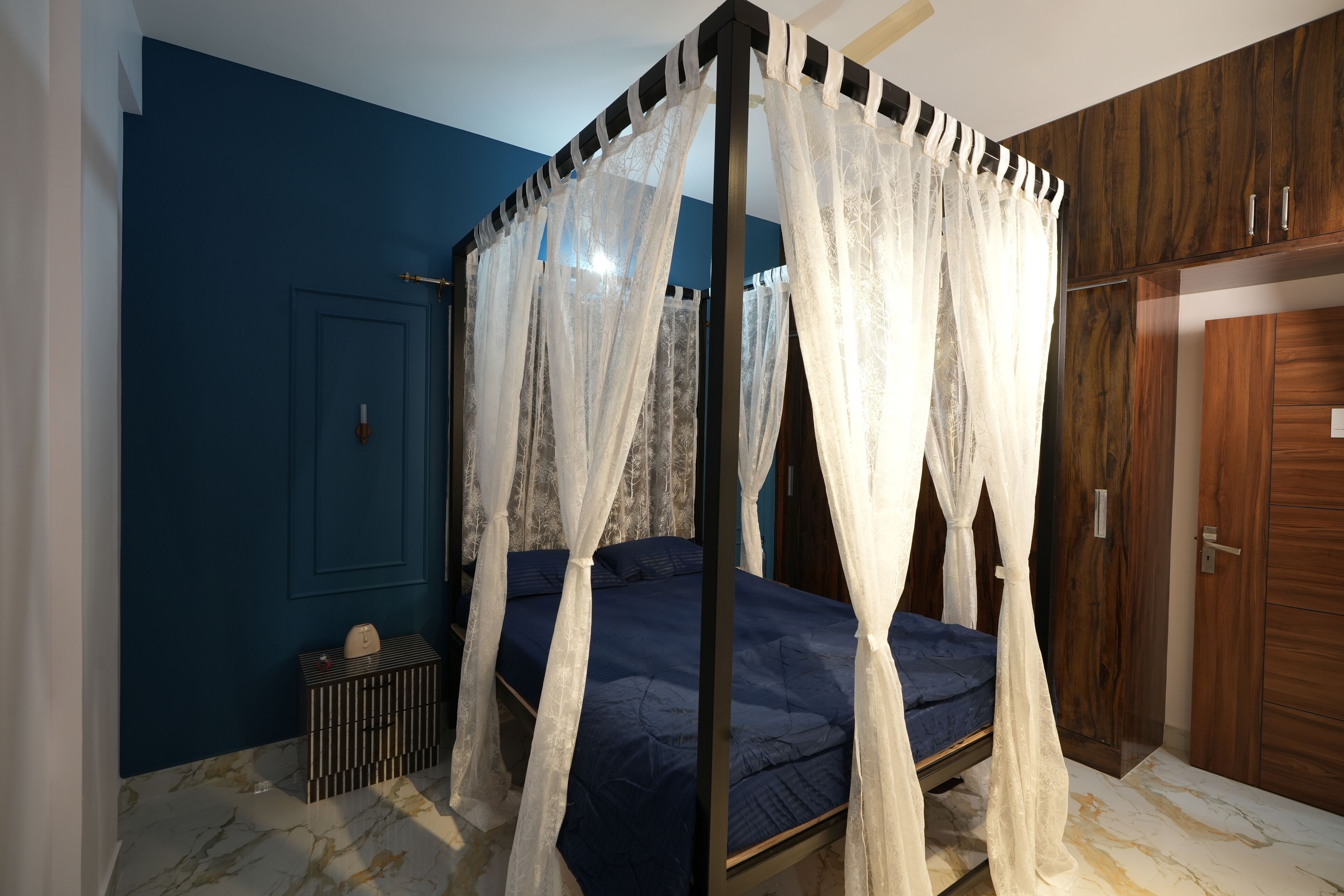 Ivory Veil Room | Free WiFi