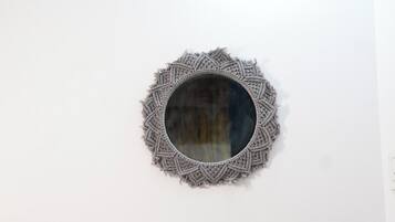 Deluxe Double Room, City View | Bathroom | Towels, soap, shampoo, toilet paper