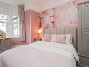 3 bedrooms, individually decorated, individually furnished, free WiFi - The Wonky Nest (Windermere)