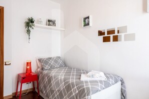 Desk, iron/ironing board - Homiday - Jasmine One Min[Hospital][Airport-Free Parking] (Pisa)