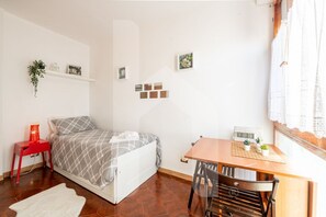 Desk, iron/ironing board - Homiday - Jasmine One Min[Hospital][Airport-Free Parking] (Pisa)