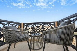 Apartment, Balcony | Property grounds - Bloomfields Homey 1BR in Al Ramth 37 (Dubai)