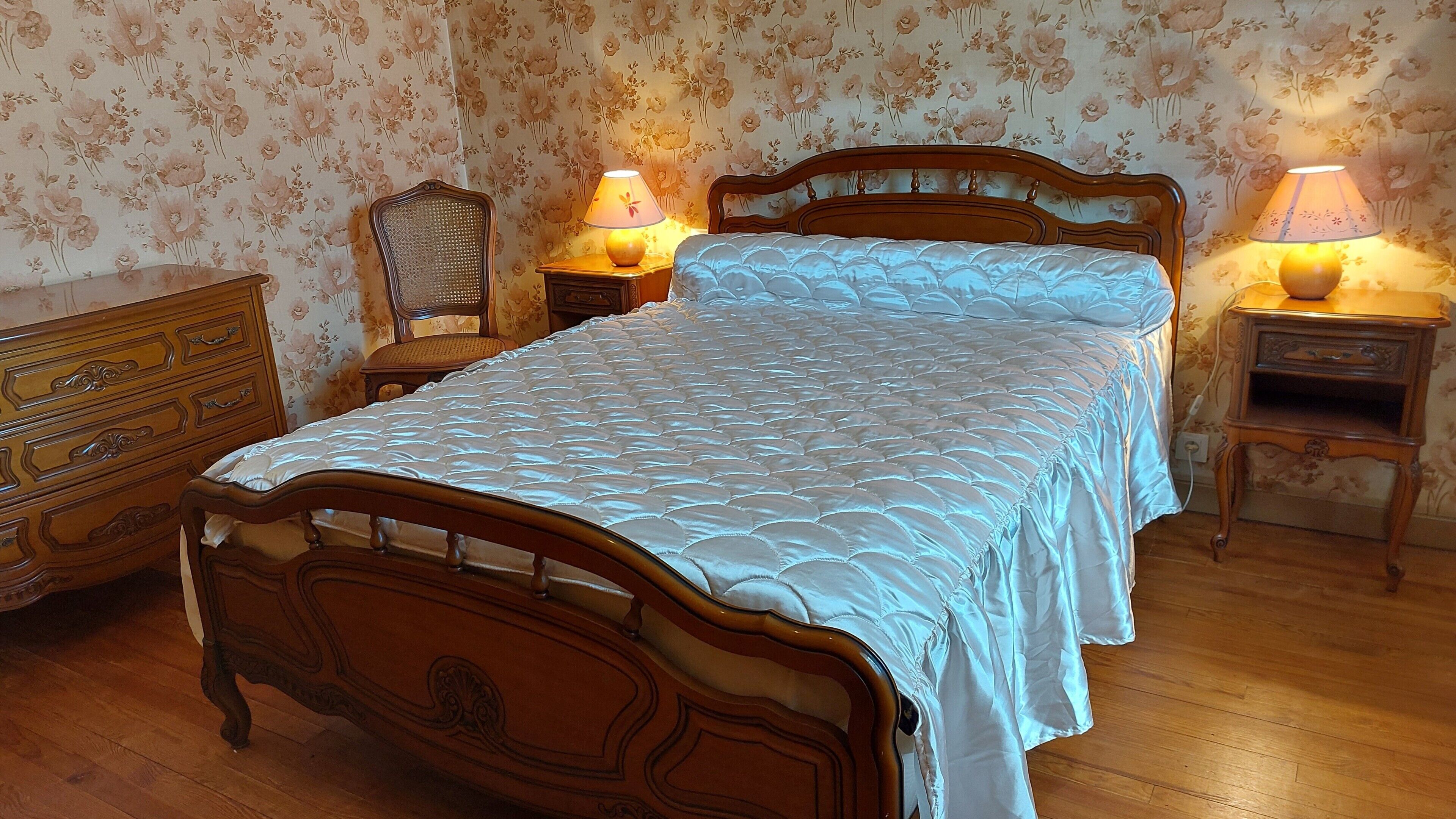 3 slaapkamers, een strijkplank/strijkijzer, wifi, beddengoed