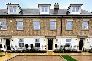 Exterior - House - Sleeps 8 - Free Parking and Ps5 (Swanscombe)