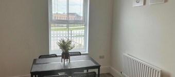 House - Sleeps 8 - Free Parking and Ps5