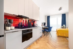 Fridge, microwave, oven, stovetop - Bright Studio with Balcony | 300 m to Spodek (Katowice)
