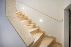 Interior - Emma House, by the sea (Torre Canne)